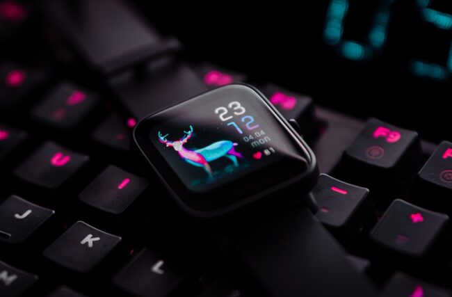 As tecnologias por trás dos smartwatch: sensores, bateria, conectividade e o futuro da IoT no pulso